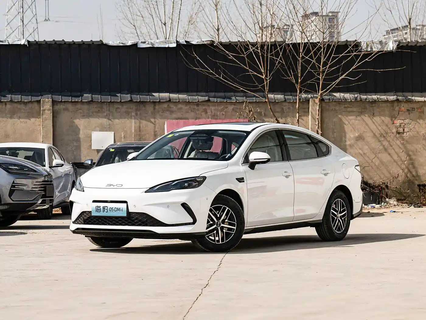 BYD SEAL 05 dm-i appearance